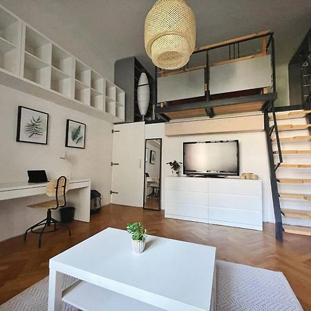 Netradicny Apartman V Centre Bratislava Exterior photo